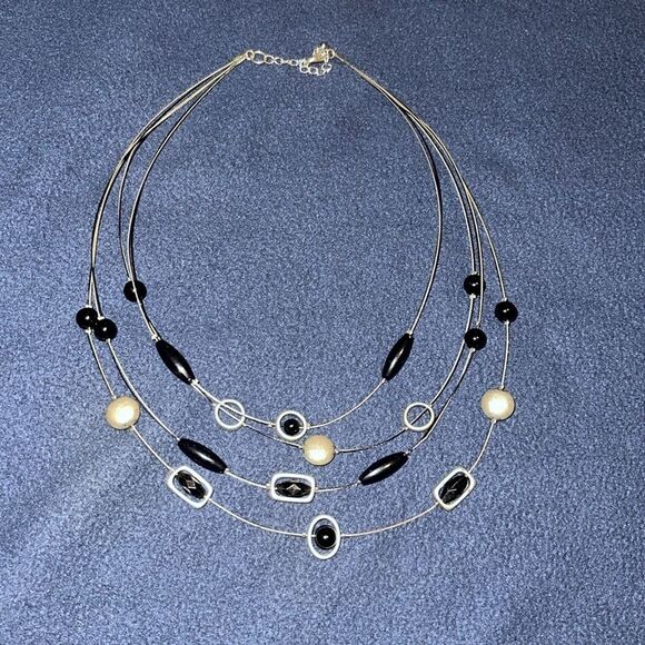 Black and silver beaded necklace - Picture 3 of 5